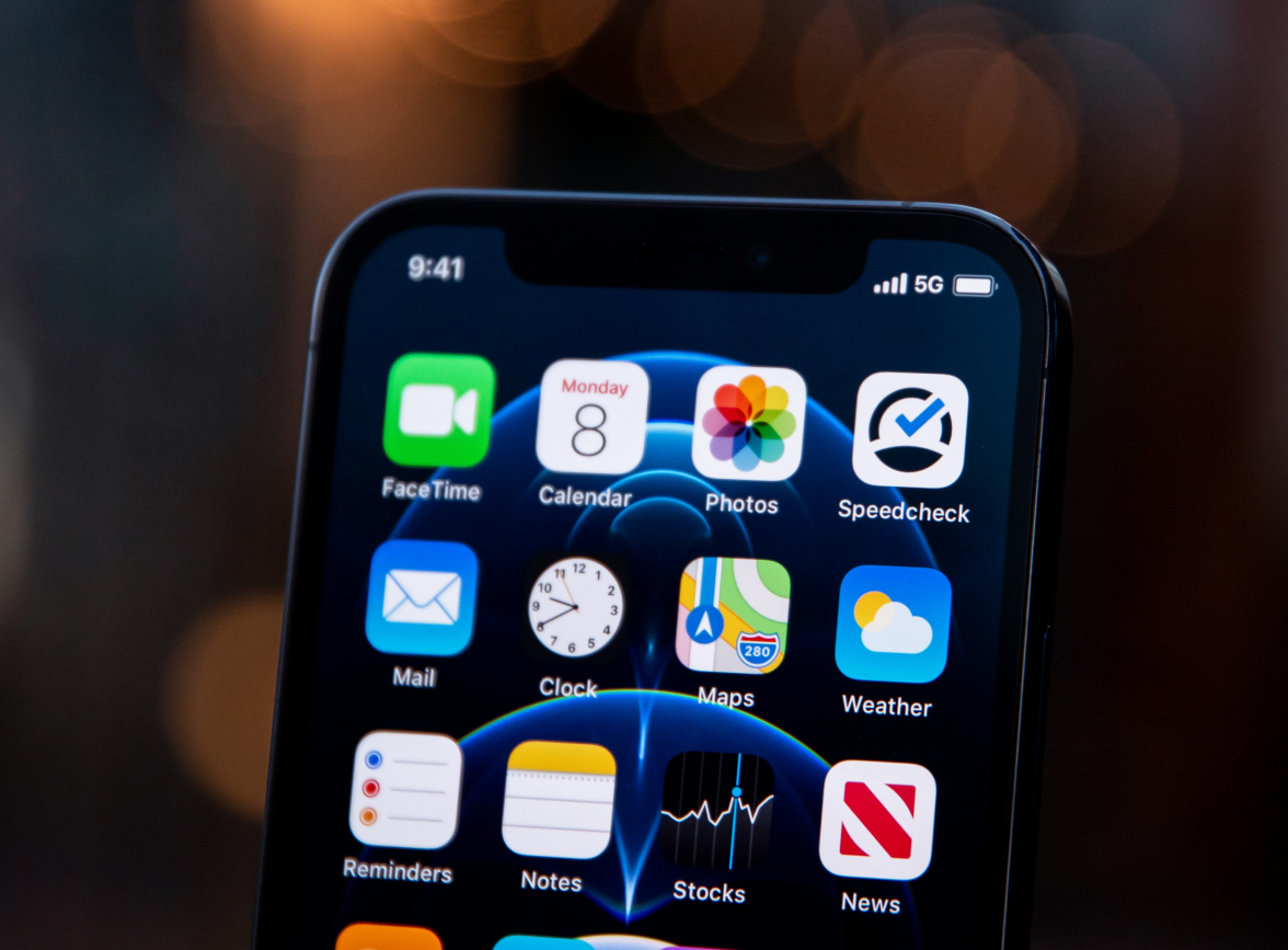 阿坝苹果手机维修分享为什么 iPhone 12 在冬季会自动关机 